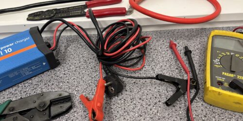 Verktyg för att koppla el ombord på en fritidsbåt